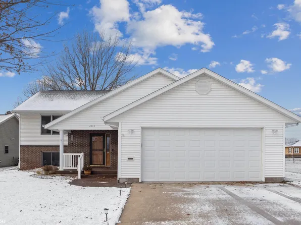 2203 S 4th St, Burlington, IA 52601