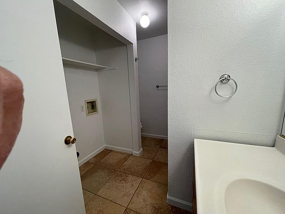 3rd image of 908 Delane Dr
