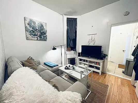 Rented by Ovation Properties, LLC | media 8