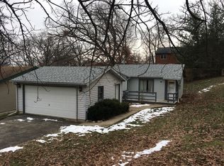 219 Lake Shore Dr, Oakwood Hills, IL 60013