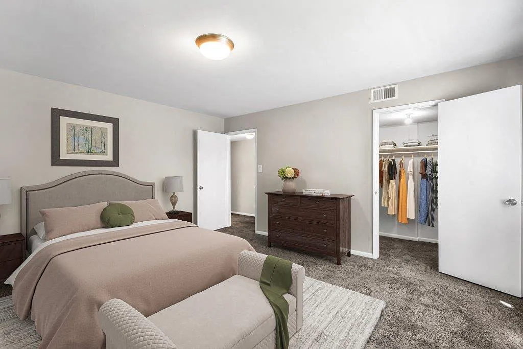 Briarwood Place Apartment Homes — Photo 4