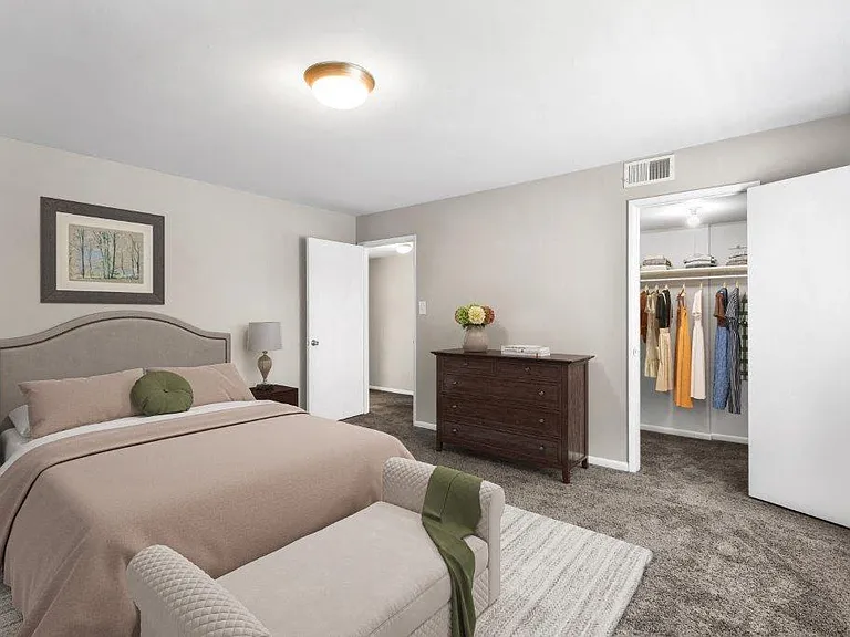 Briarwood Place Apartment Homes — Photo 4
