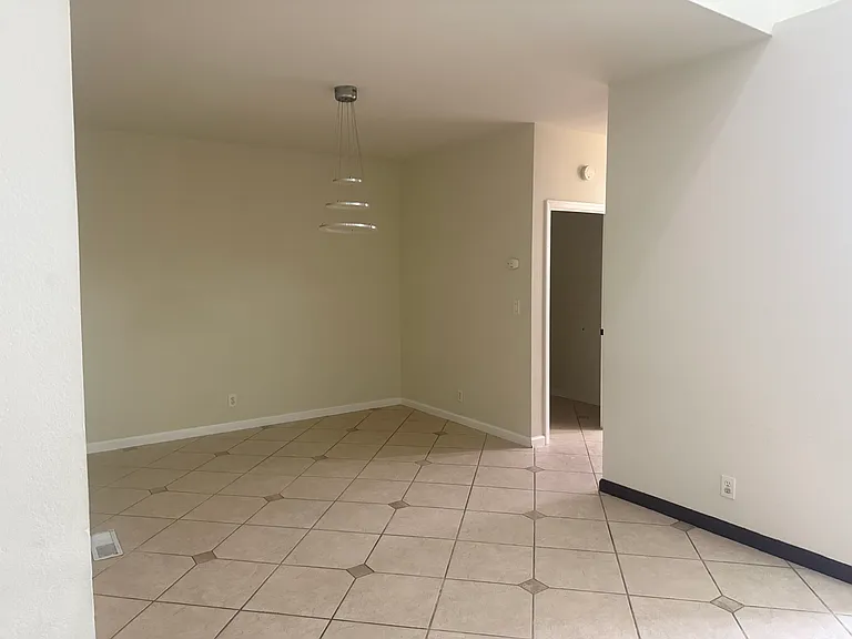 207 Round House Pl — Photo 11