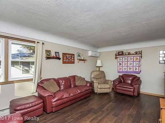 2nd image of 700 W Iowa Ave