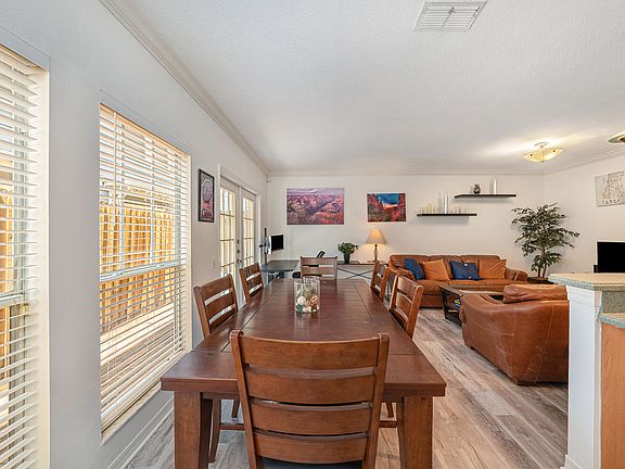 4th image of 402 S Willow Ave APT A