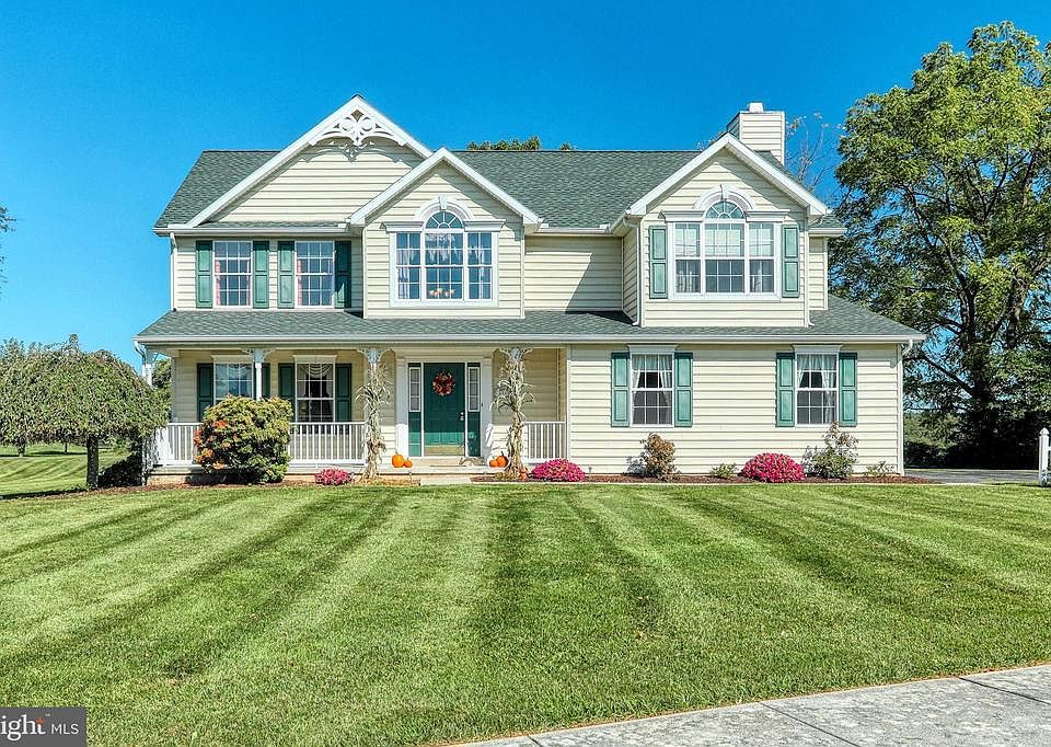1st image of 63 Eastwood Dr