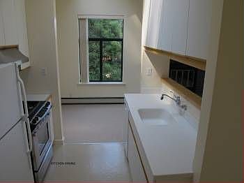 4th image of 104 Marion Ave