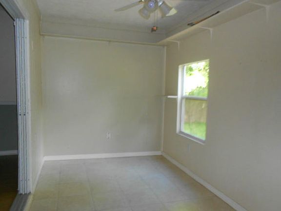 4th image of 7801 Westmont Dr Drive