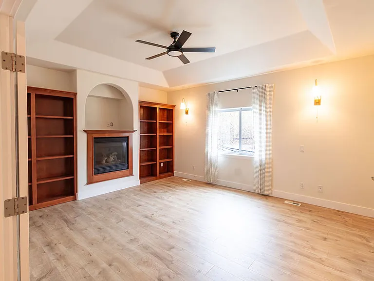 13431 Canyon Rd — Photo 28