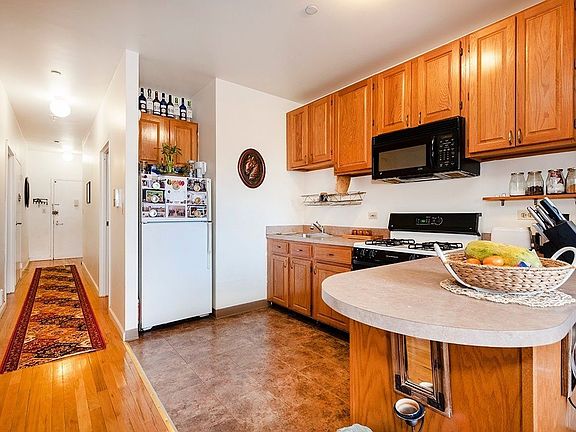 4th image of 2322 A C Powell Blvd APT 2B