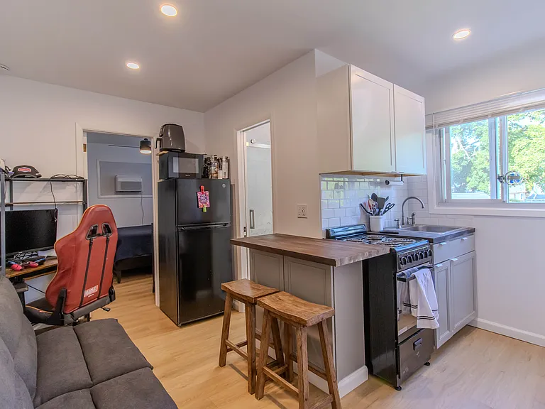 923 Ringwood Ave #2 — Photo 19