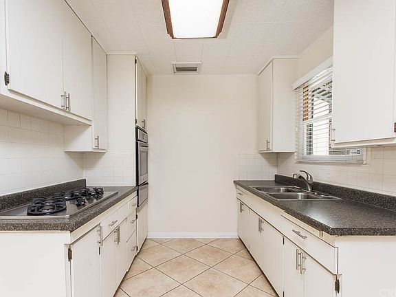 3rd image of 10109 Swinton Ave