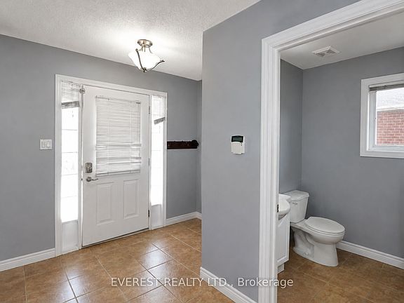 5th image of 1686 Blackmaple Cres