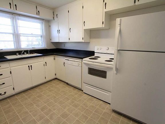 4th image of 1321 Avenue C