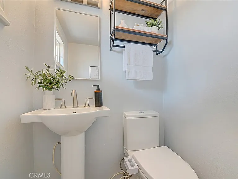 2044 W Spruce Ave — Photo 27