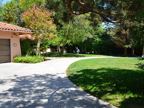 4th image of 5081 Amestoy Ave