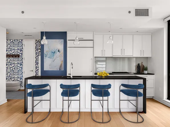 160 East 22nd Street 18A image 3 of 11