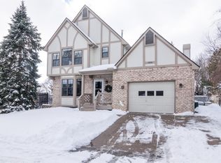 1906 Dogwood Ct, Ann Arbor, MI 48103