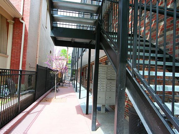 2nd image of 961 N Clarkson St APT 306