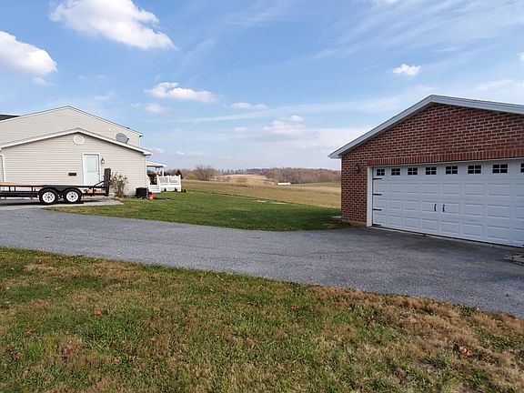2nd Driveway/Detached Garage