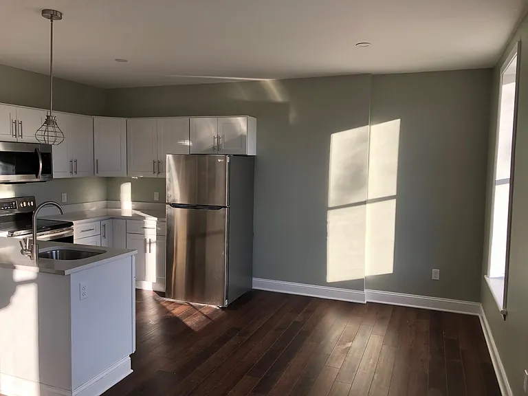 130 Adams St #1 — Photo 9