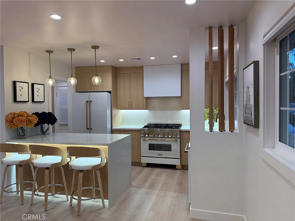 2 bed, 1200 sqft, $5,000 — Photo 1