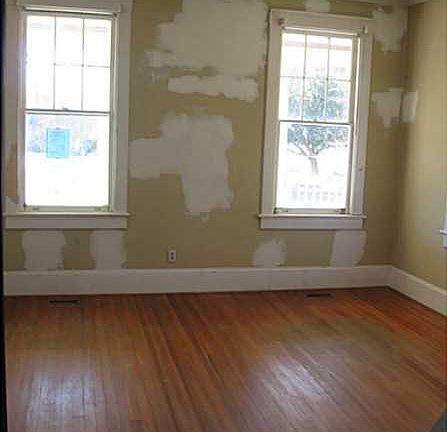 4th image of 415 E Pembroke Ave