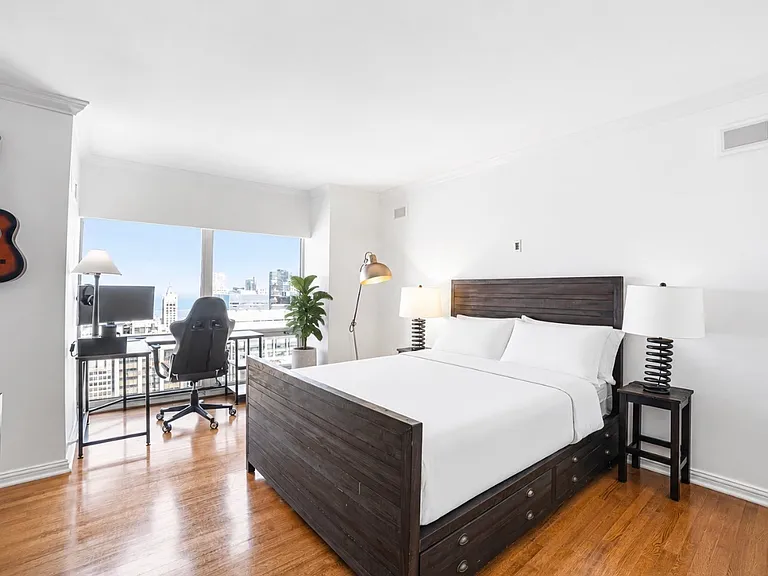 100 E Huron St #3504 — Photo 21