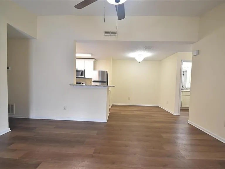 310 Granville Ct NE #1 — Photo 17