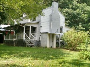 917 Haymakertown Rd, Troutville, VA 24175
