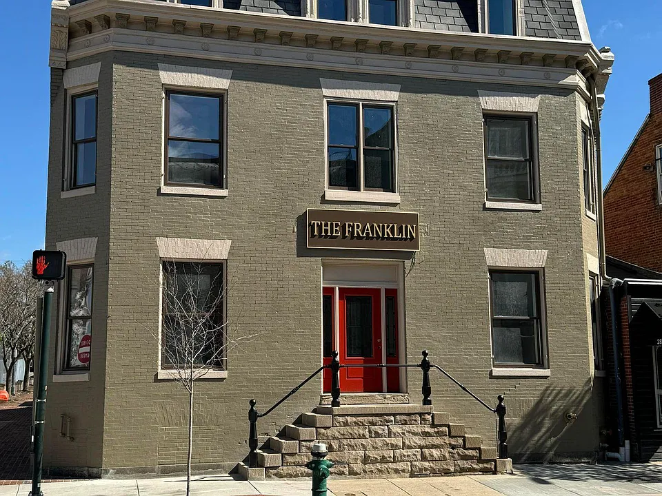 34 W Franklin St #2