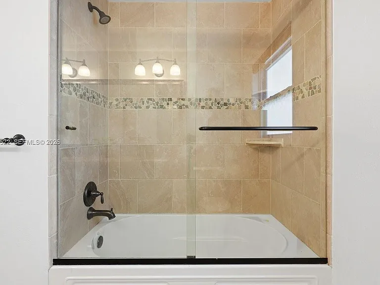 16530 Lake Tree Dr — Photo 37