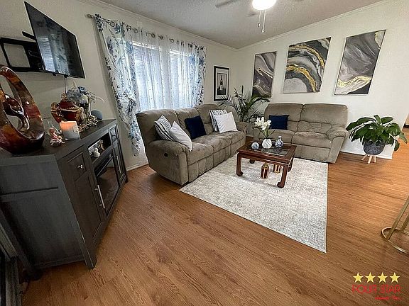 3rd image of 640 Arrow Ln