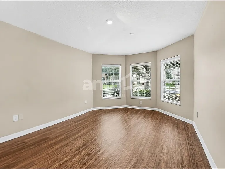 2305 Lawrence Hall St — Photo 15
