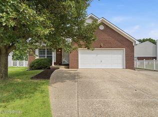 5009 Oakbrook Dr, Louisville, KY 40245