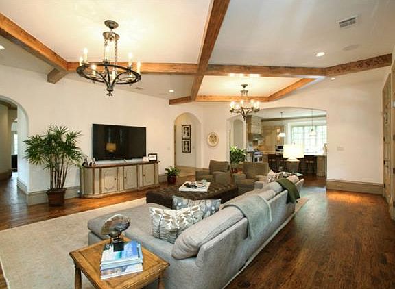 5th image of 3801 Normandy Ave