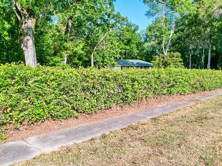800 Old Whiskey Rd S — Photo 28
