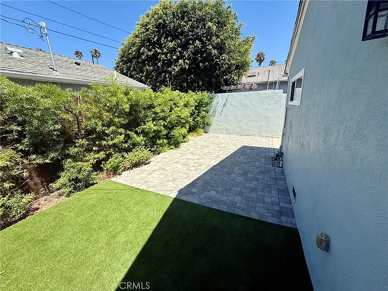 517 Blossom Ln — Photo 22