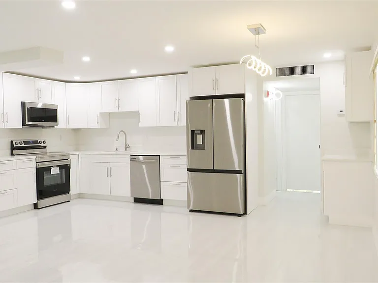 343 Normandy Ln #343 — Photo 5
