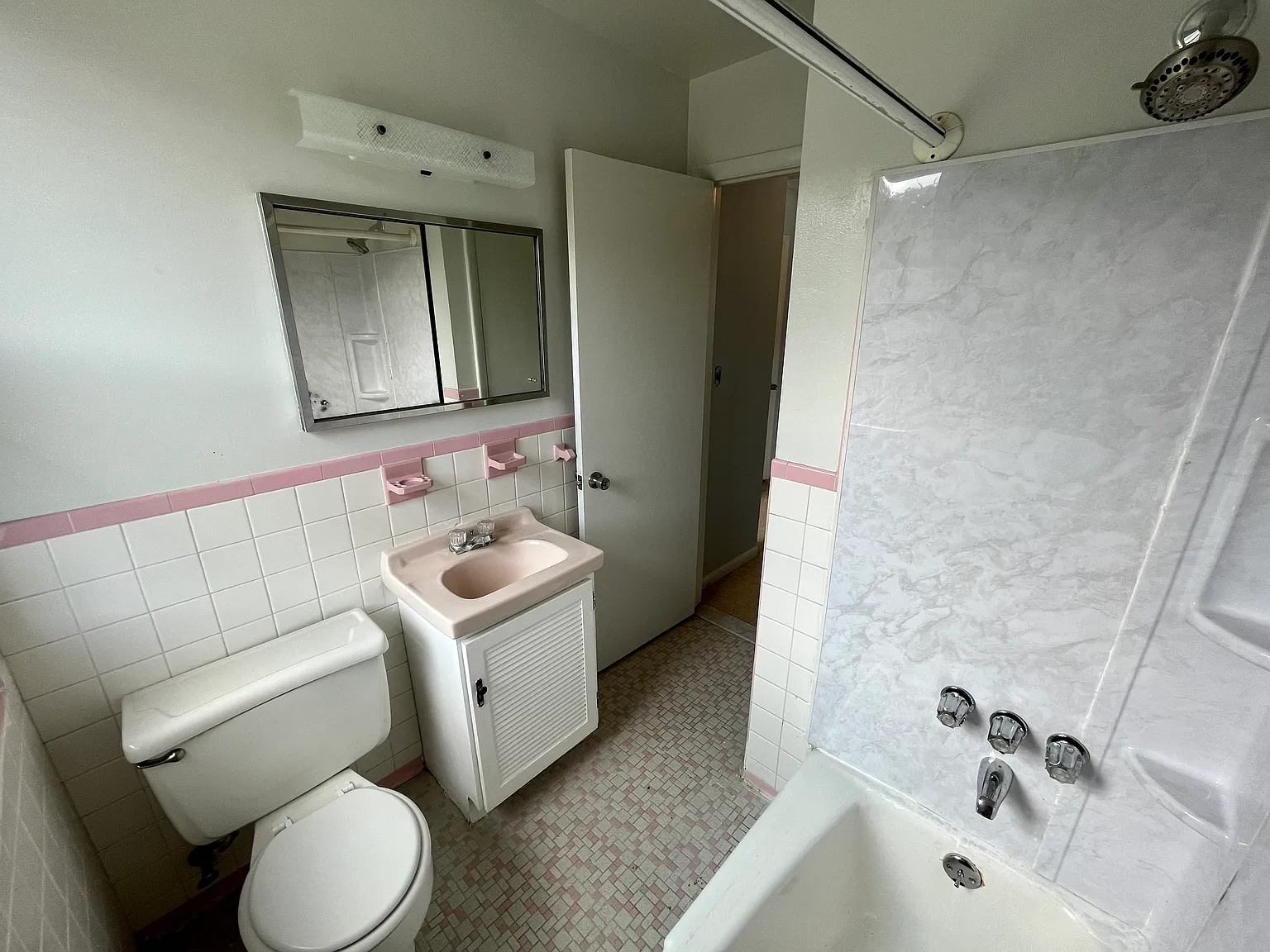 3 bed, 1.5 bath, 1140 sqft, $2,250 — Photo 4