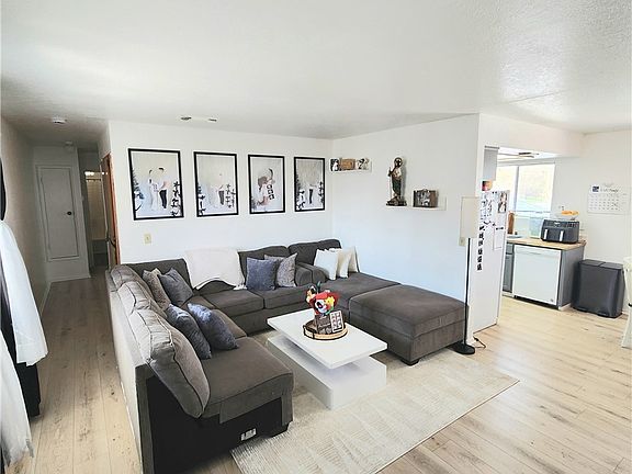 4th image of 3532 Spring St