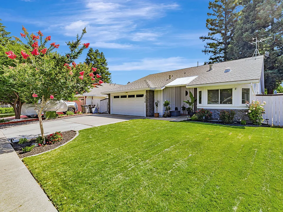 3016 Mendel Way