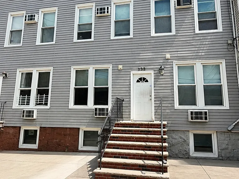 132 Lincoln St #1L — Photo 14
