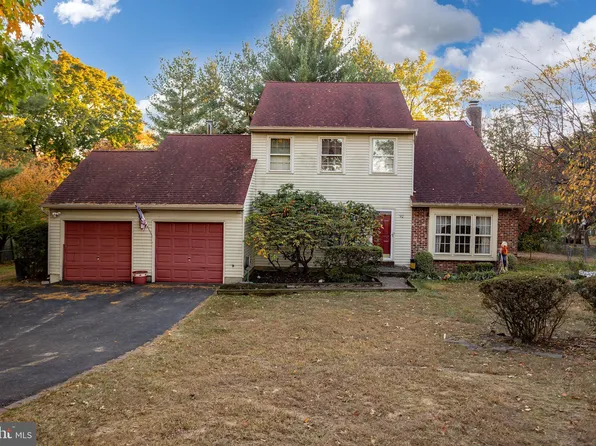 92 Willis Dr, Ewing, NJ 08628