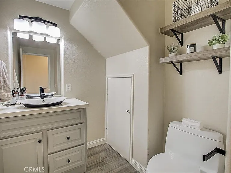 28545 Calex Dr — Photo 6