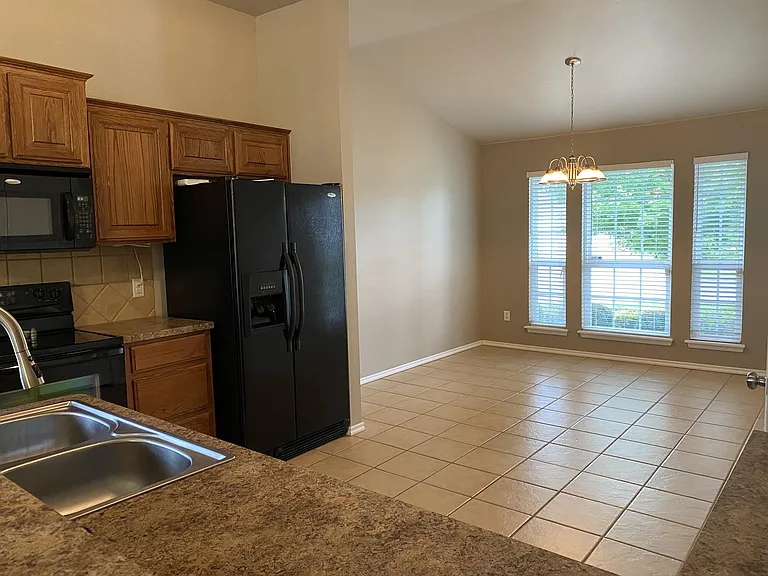 18101 Viento Dr — Photo 7