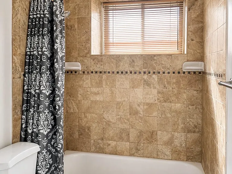 8475 Imperial Dr #5-A — Photo 5