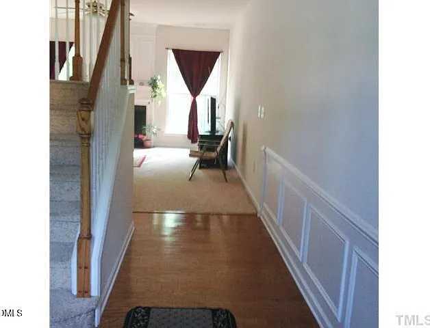 308 Dyersville Dr — Photo 8