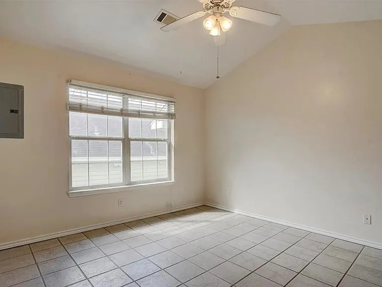 427 Lindsey St #113 — Photo 6