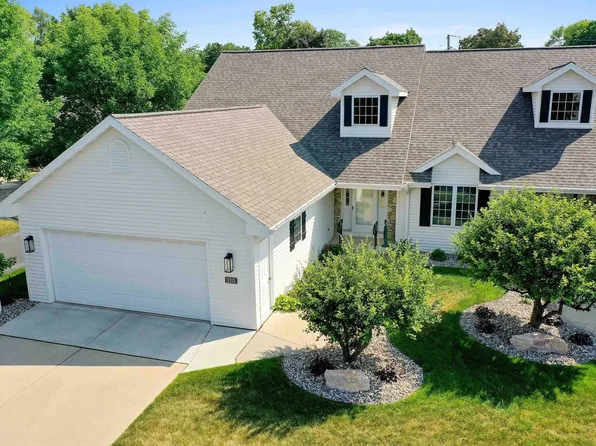 110 Olde Allouez Ct, Green Bay, WI 54301